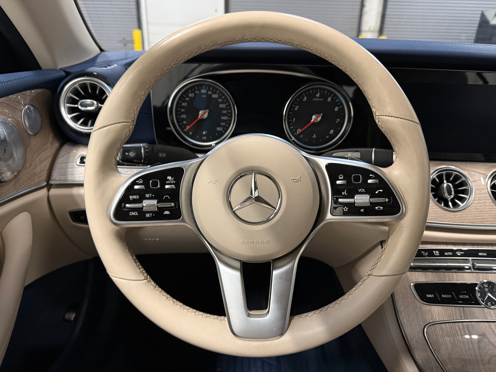 Thumbnail: 2019 Mercedes-Benz E-Class - 4