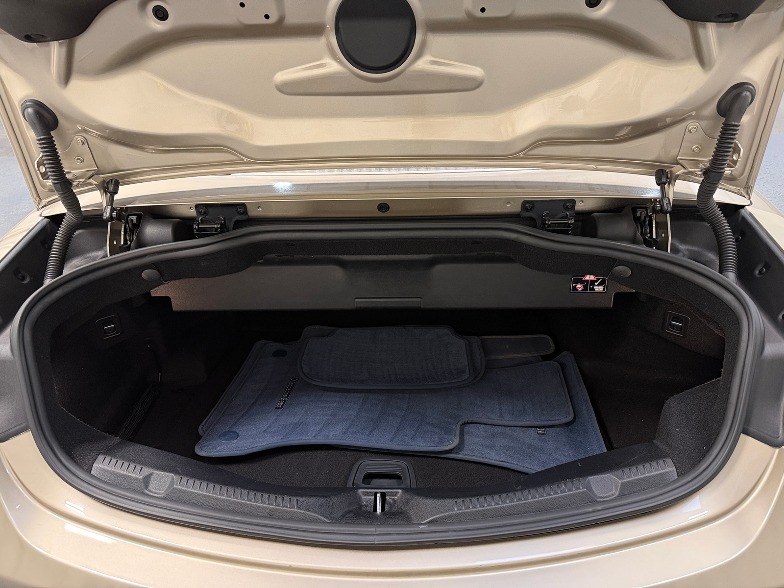 Thumbnail: 2019 Mercedes-Benz E-Class - 6