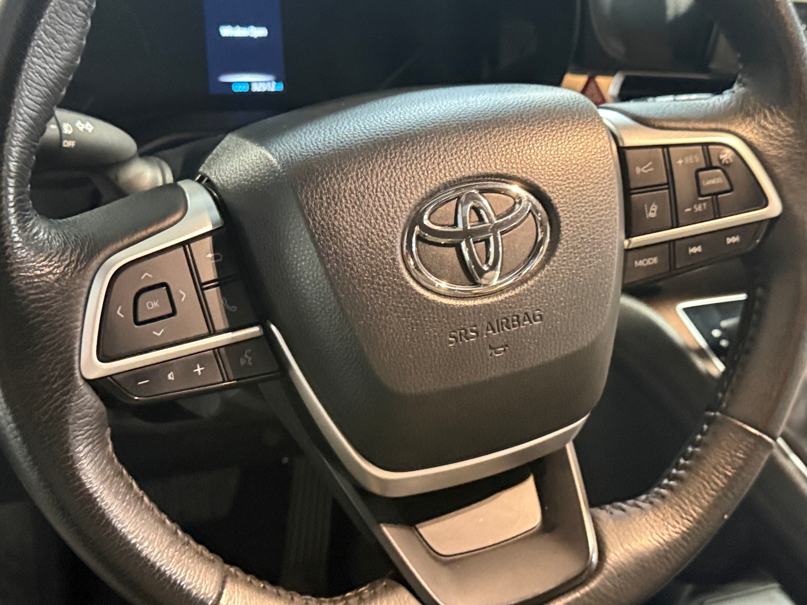 Thumbnail: 2023 Toyota Sienna - 4