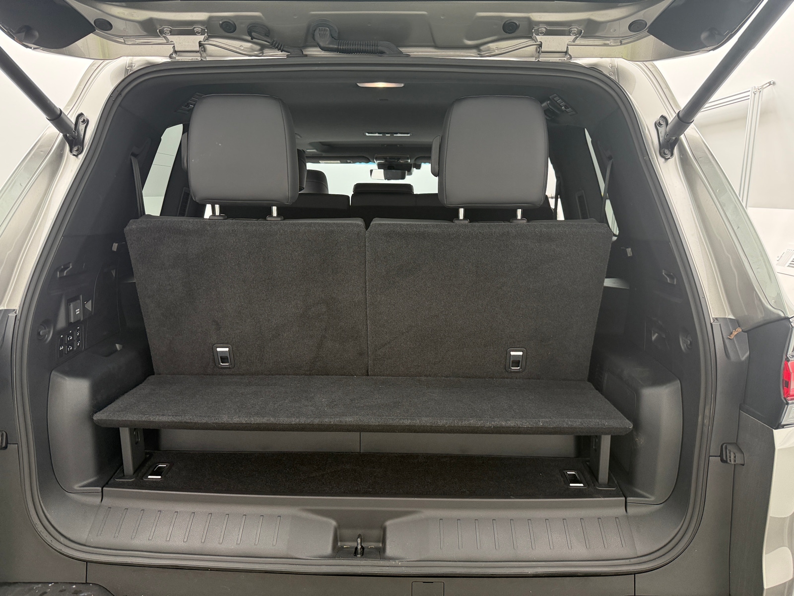 Thumbnail: 2025 Lexus LX - 6