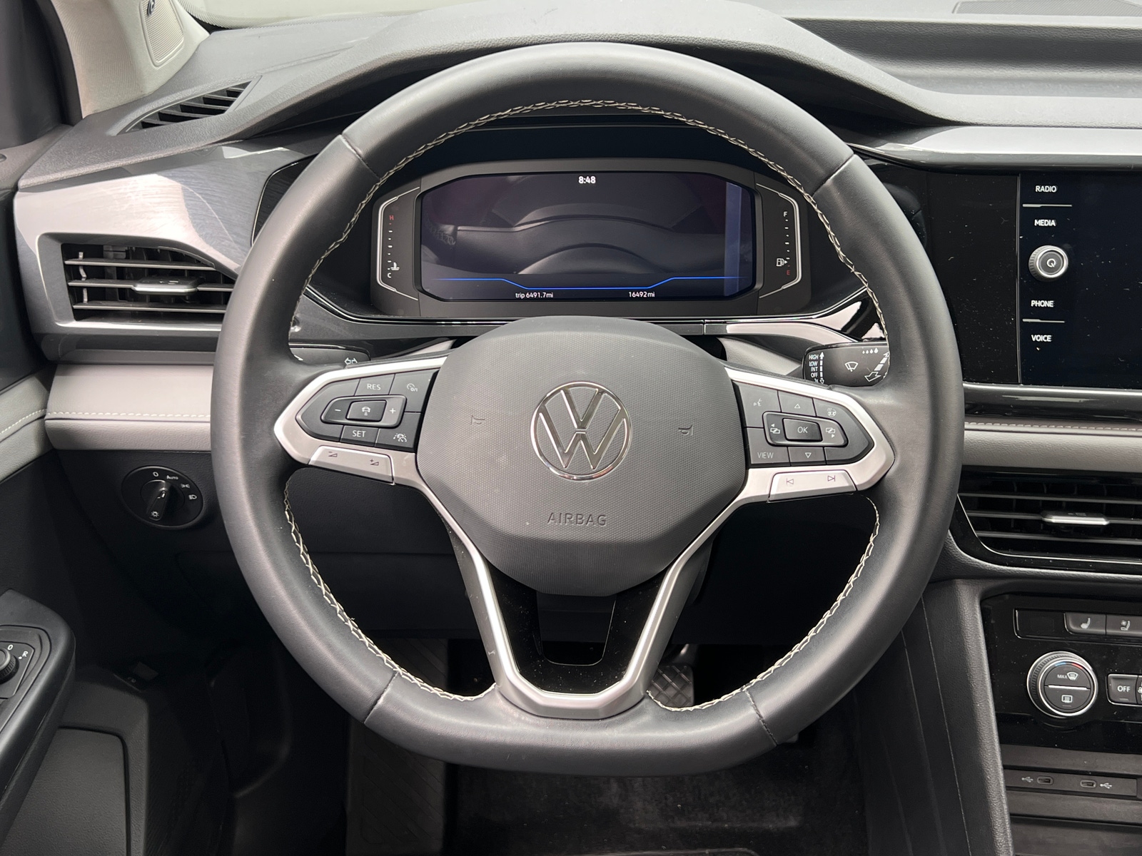 Thumbnail: 2024 Volkswagen Taos - 4