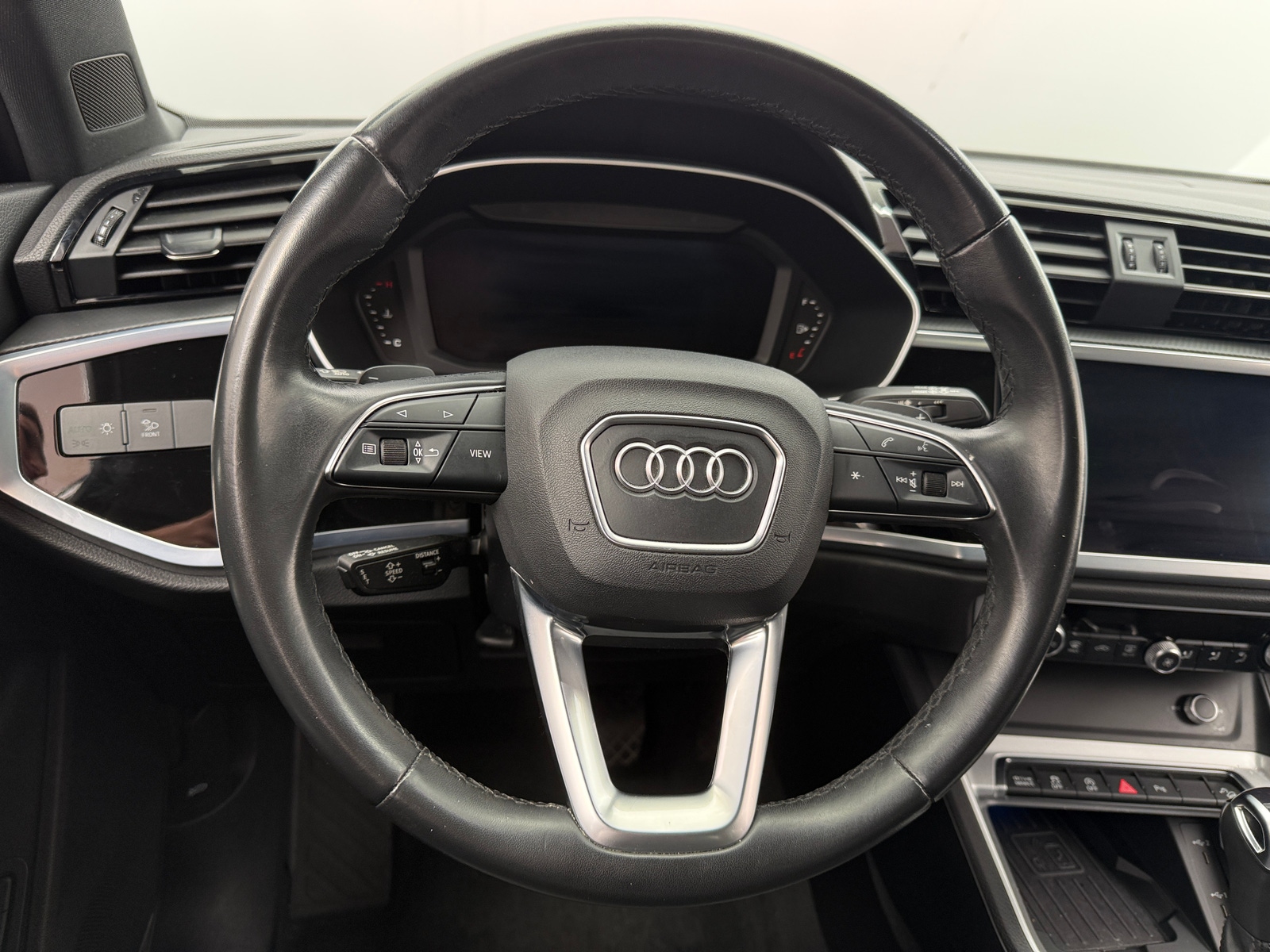 Thumbnail: 2022 Audi Q3 - 4