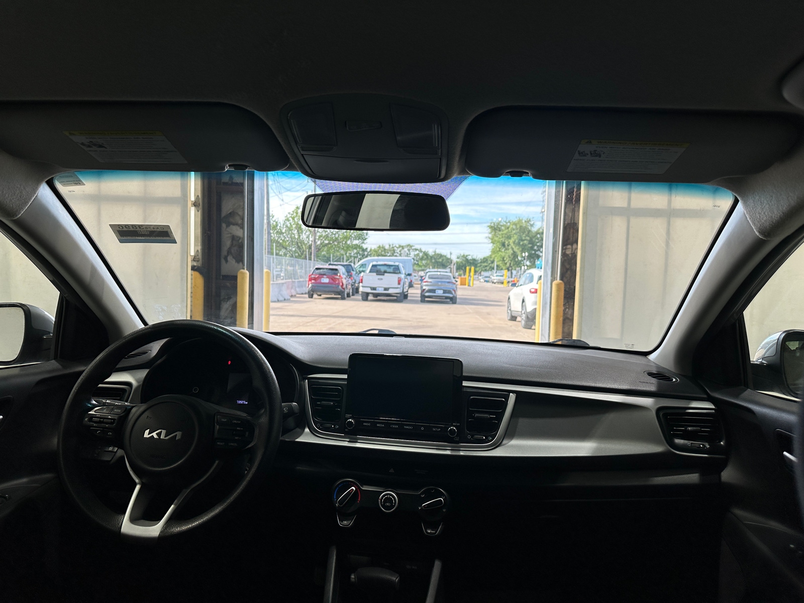 Thumbnail: 2023 Kia Rio - 3