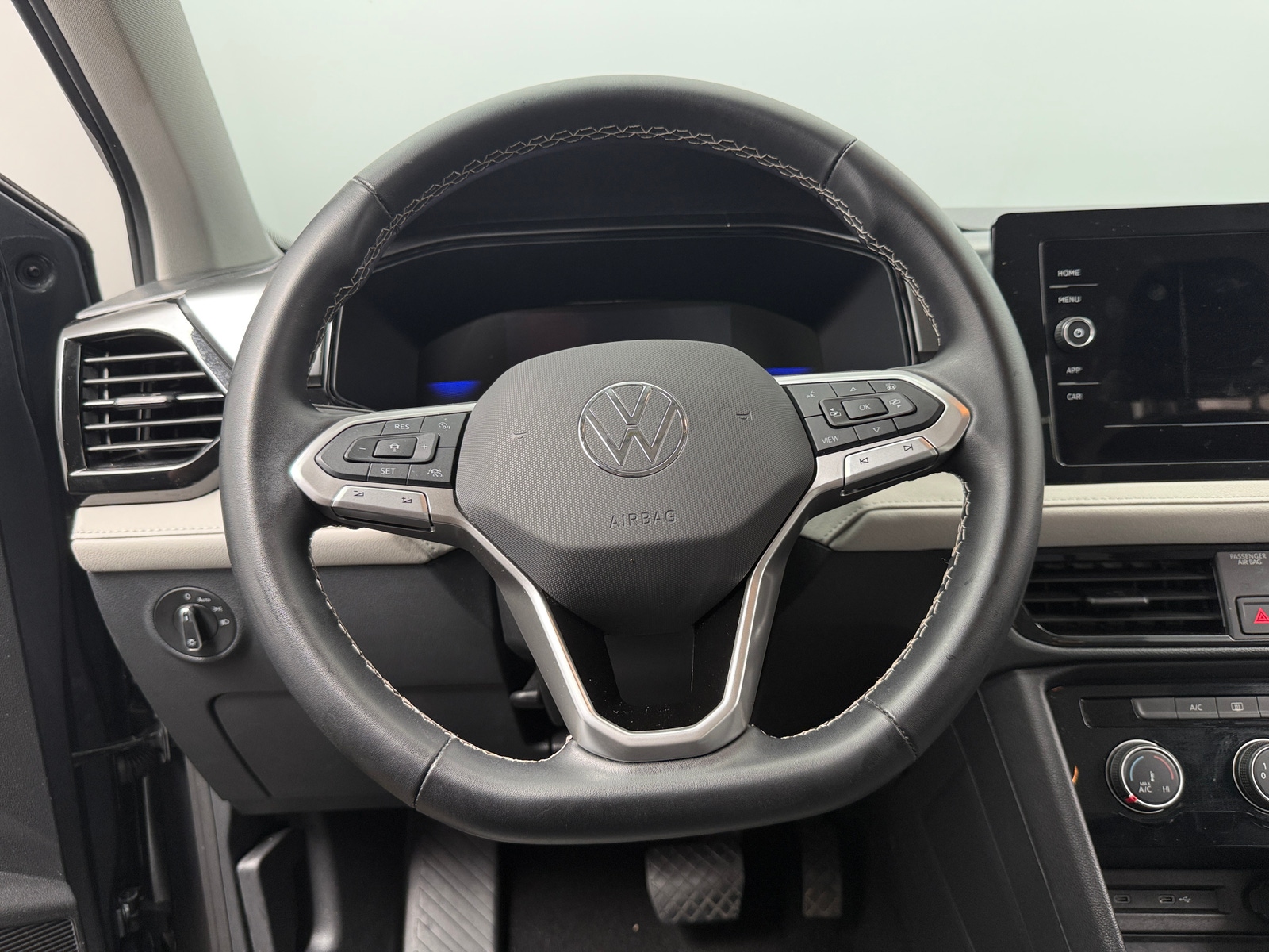 Thumbnail: 2025 Volkswagen Taos - 5