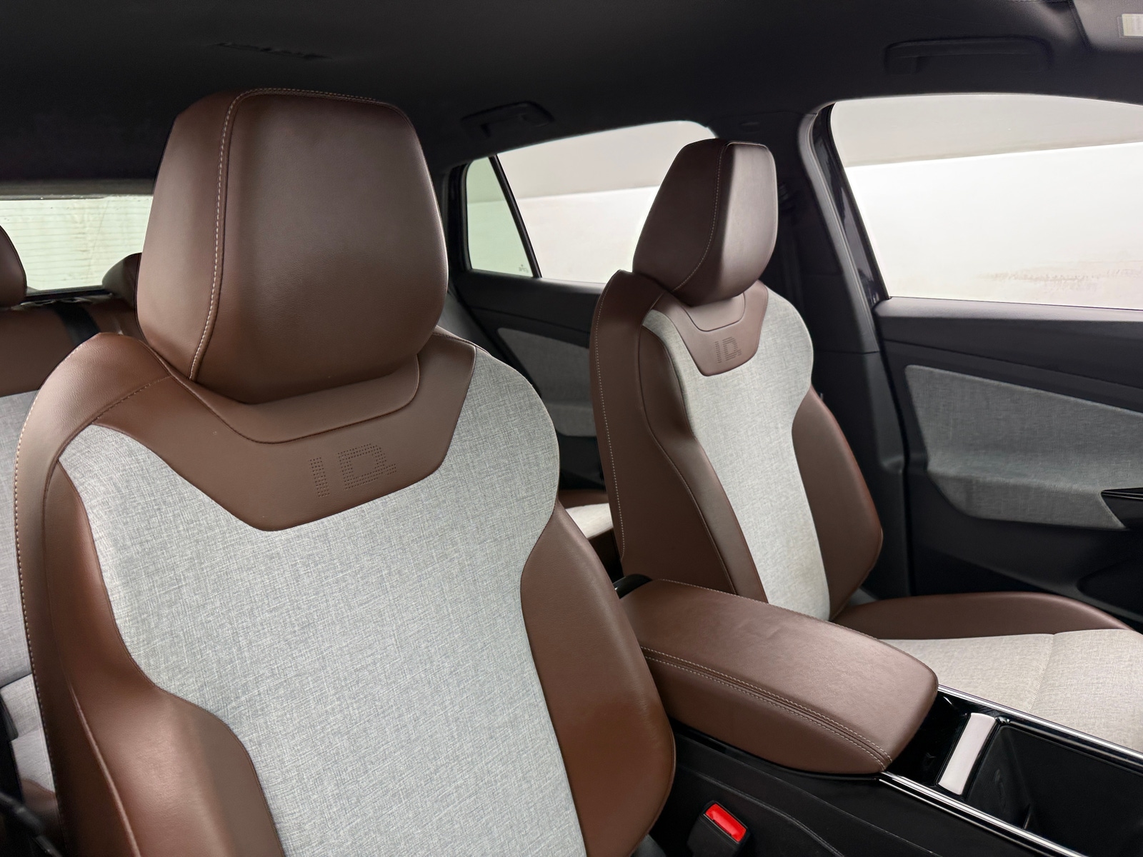 Thumbnail: 2023 Volkswagen ID.4 - 2