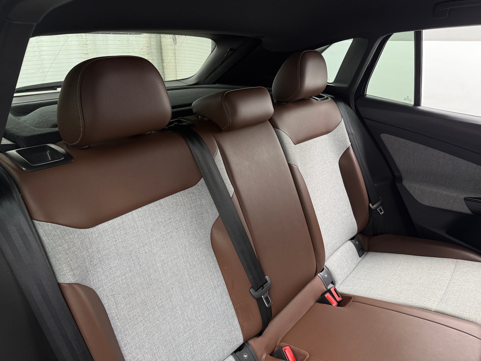 Thumbnail: 2023 Volkswagen ID.4 - 6