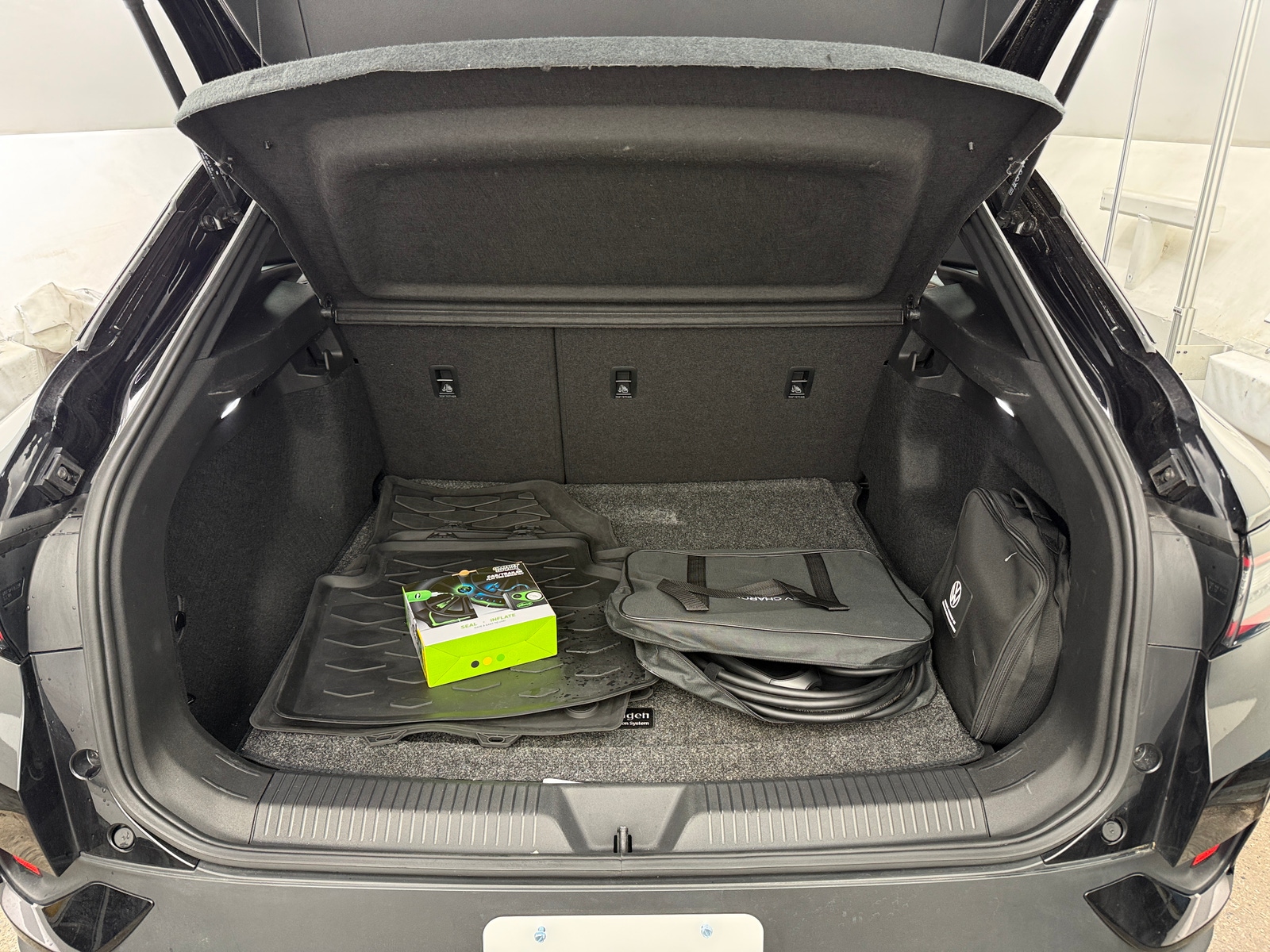 Thumbnail: 2023 Volkswagen ID.4 - 7