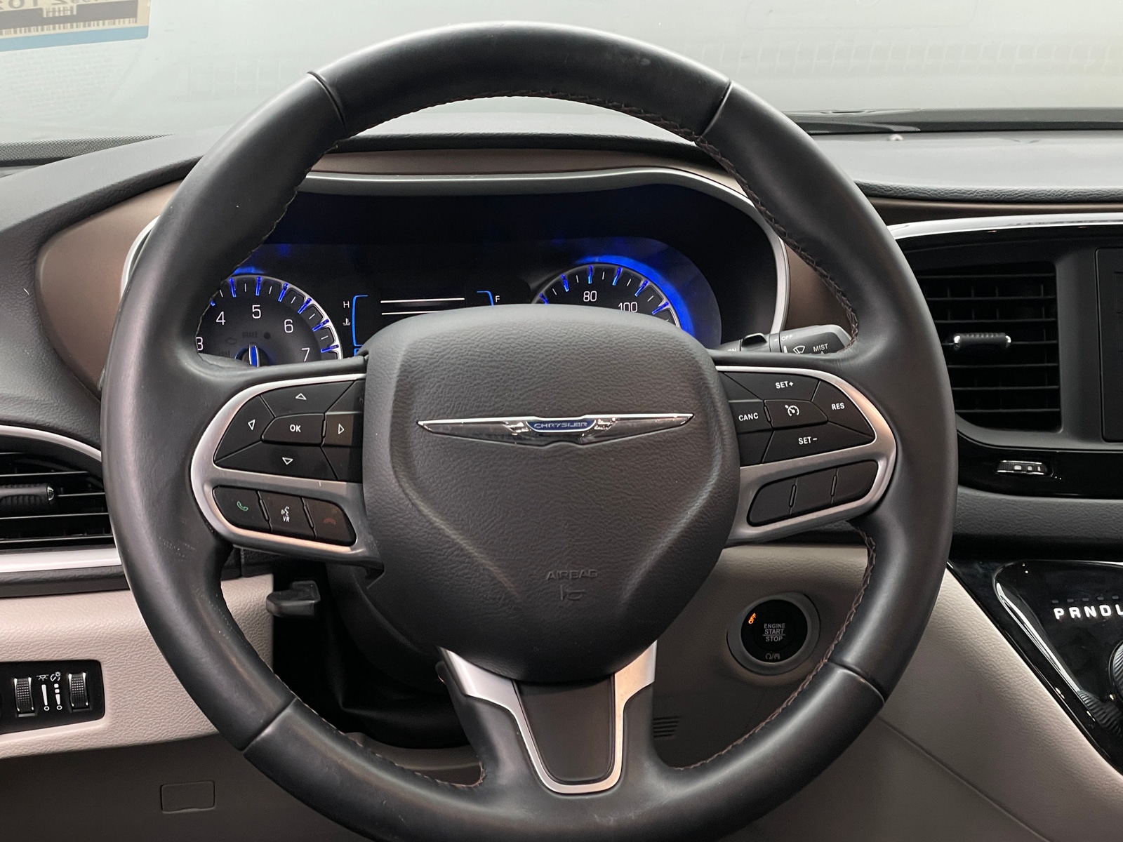 Thumbnail: 2017 Chrysler Pacifica - 4