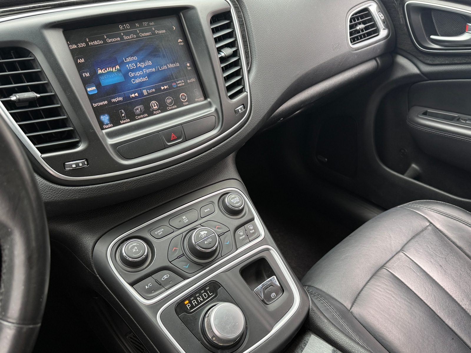 Thumbnail: 2016 Chrysler 200 - 3