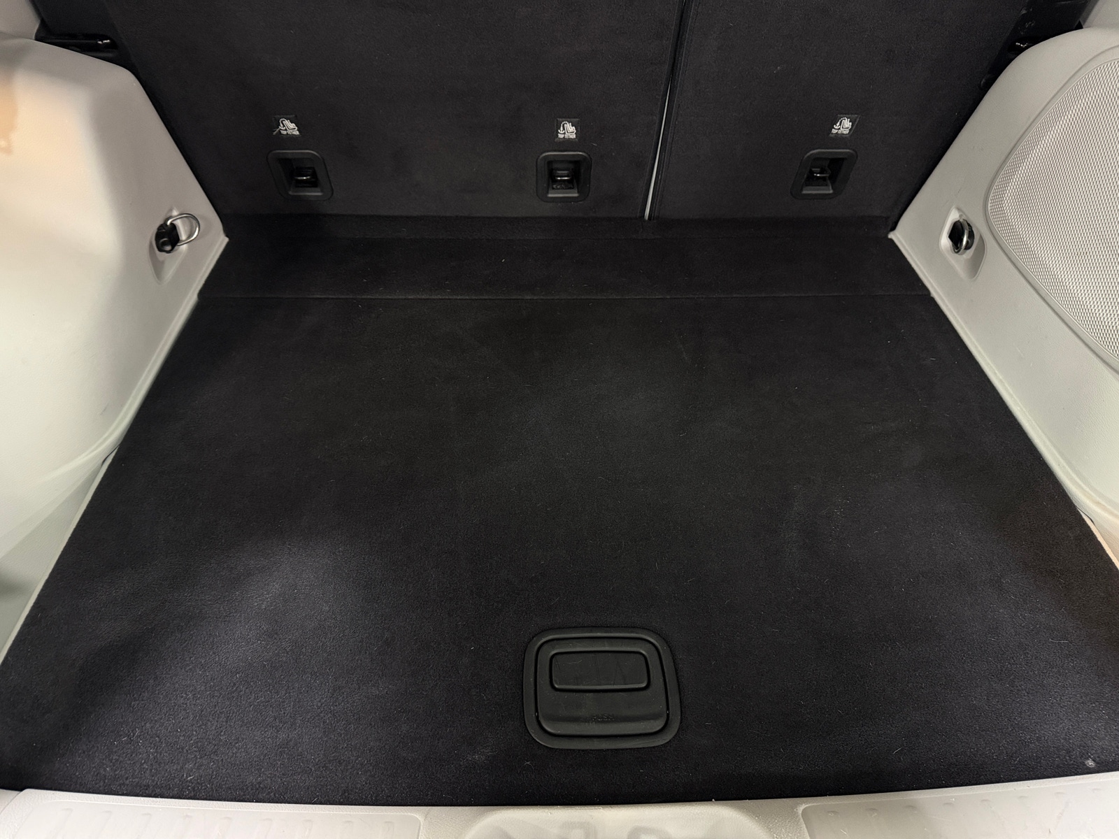 Thumbnail: 2019 Jeep Cherokee - 6