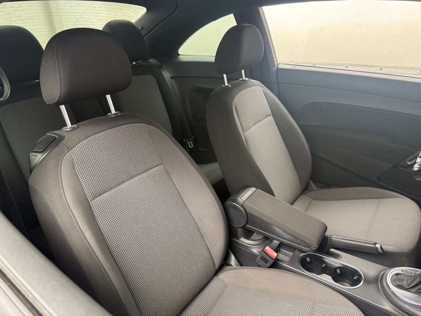 Thumbnail: 2017 Volkswagen Beetle - 2