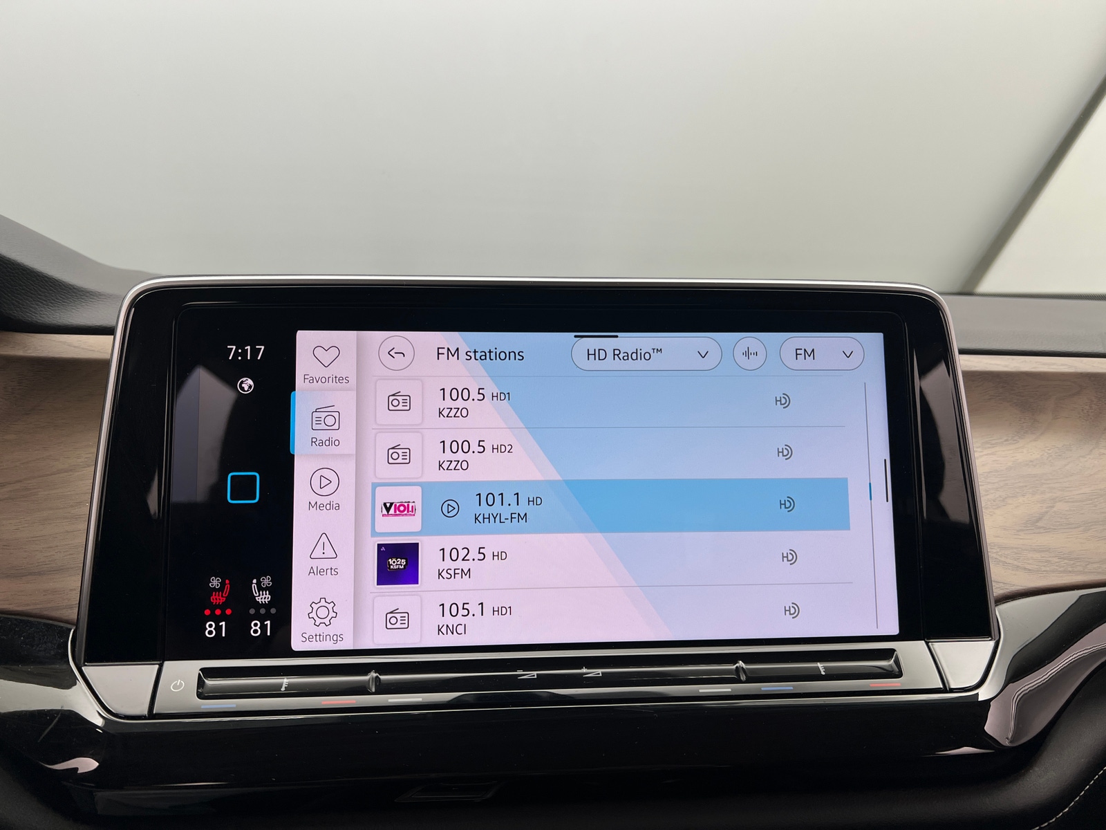 Thumbnail: 2025 Volkswagen Atlas - 3