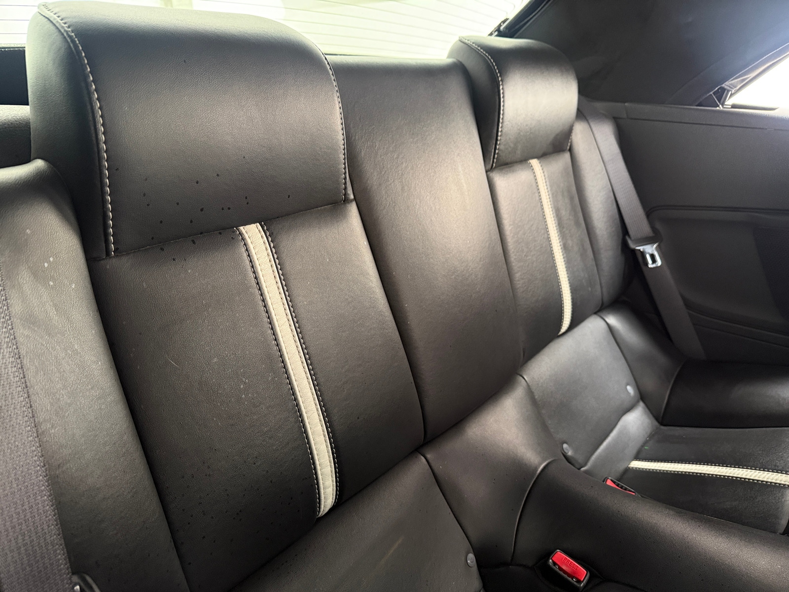 Thumbnail: 2010 Ford Mustang - 6