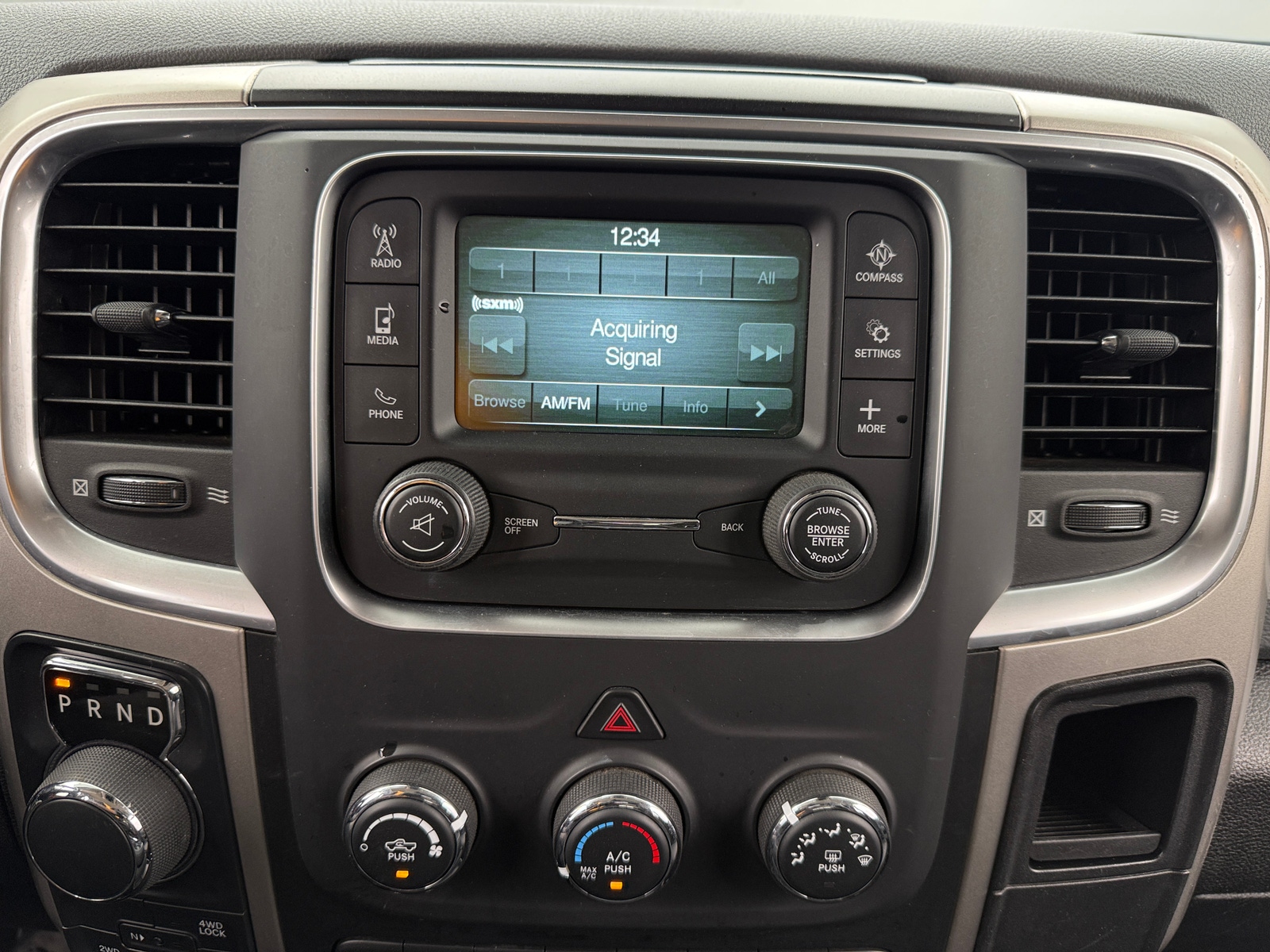 Thumbnail: 2020 RAM 1500 Classic - 4