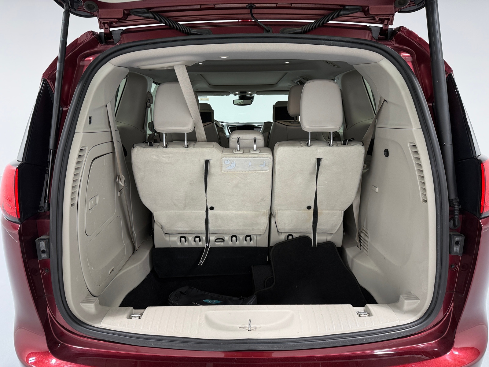 Thumbnail: 2018 Chrysler Pacifica - 6