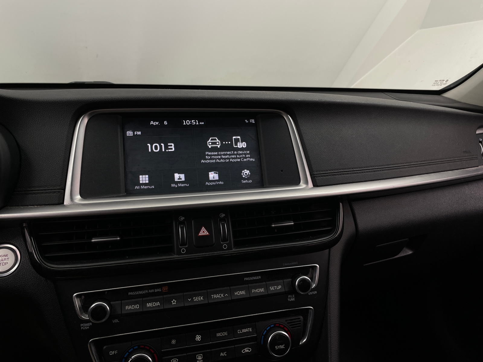 Thumbnail: 2019 Kia Optima - 4