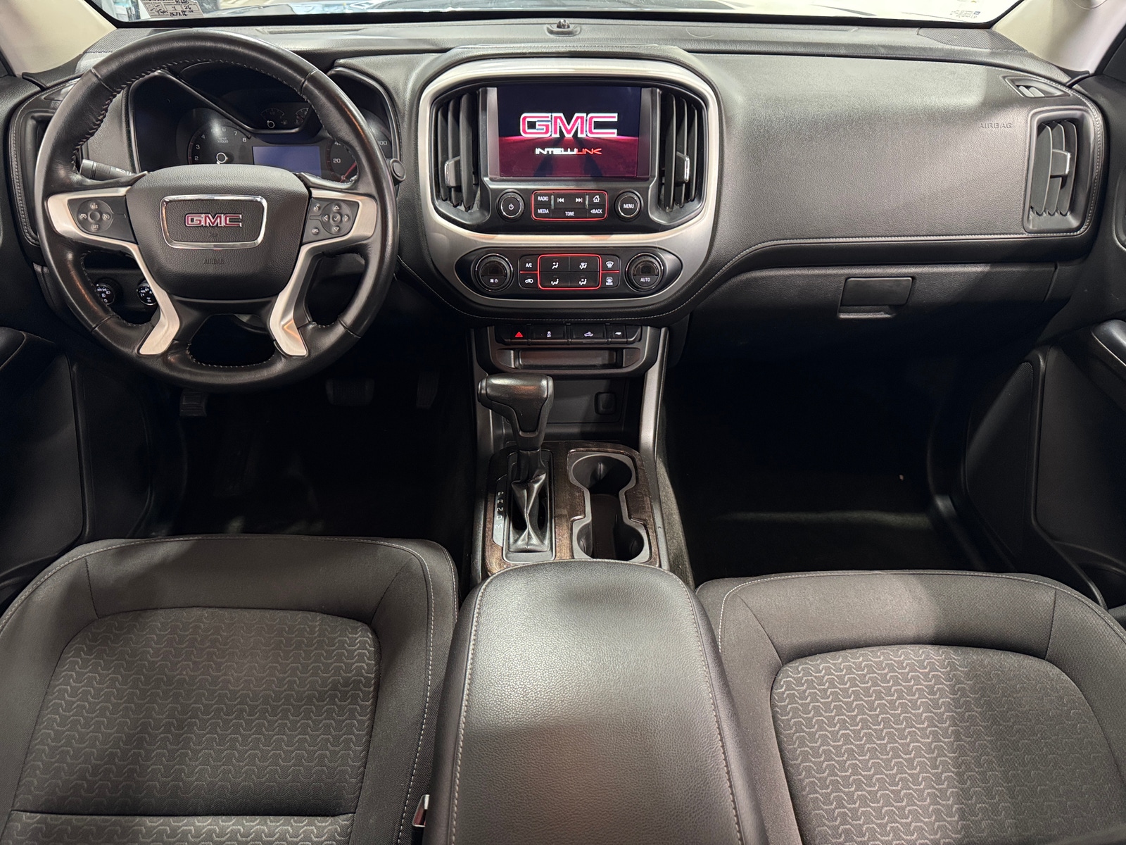 Thumbnail: 2016 GMC Canyon - 3