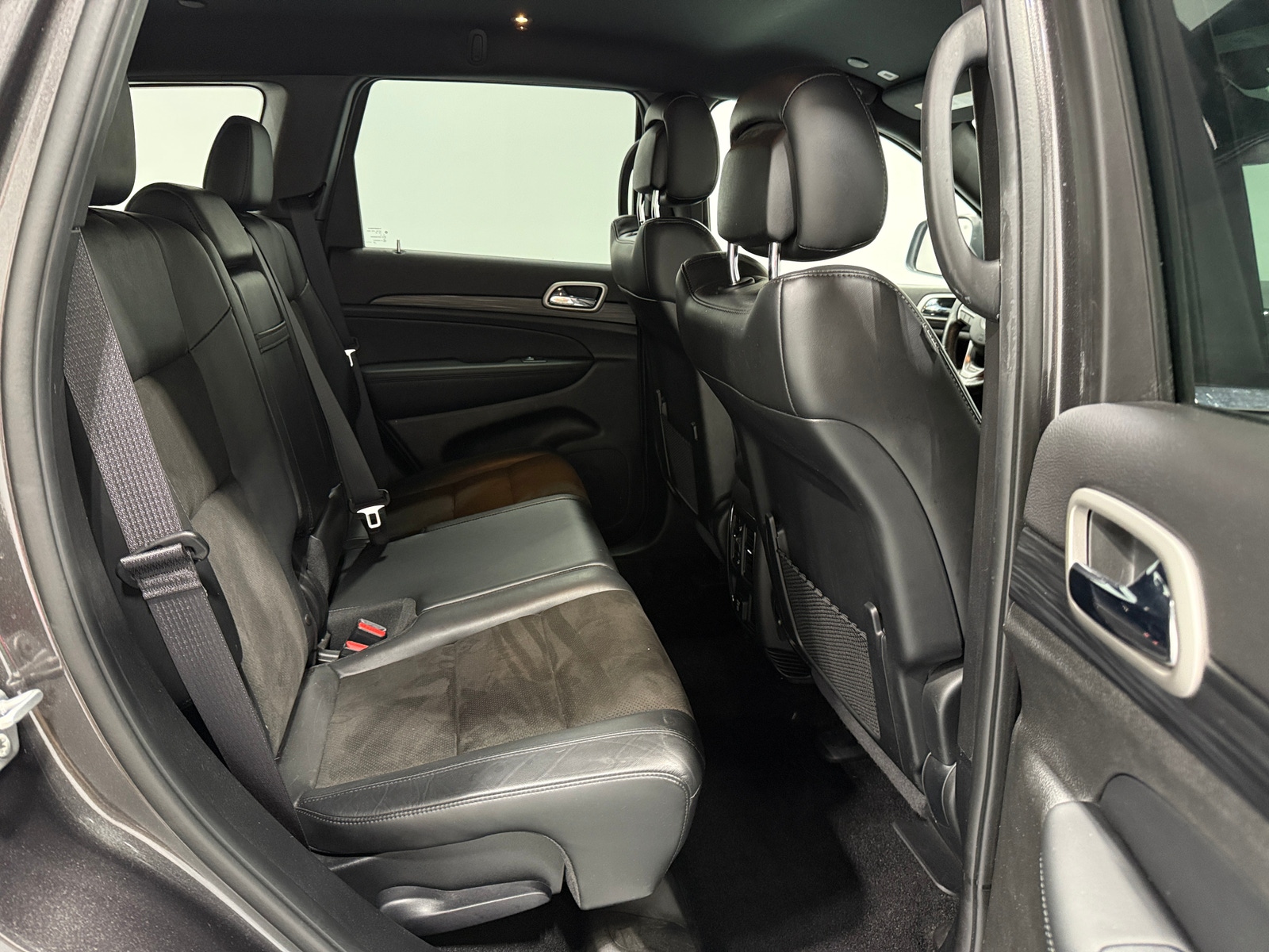 Thumbnail: 2020 Jeep Grand Cherokee - 6