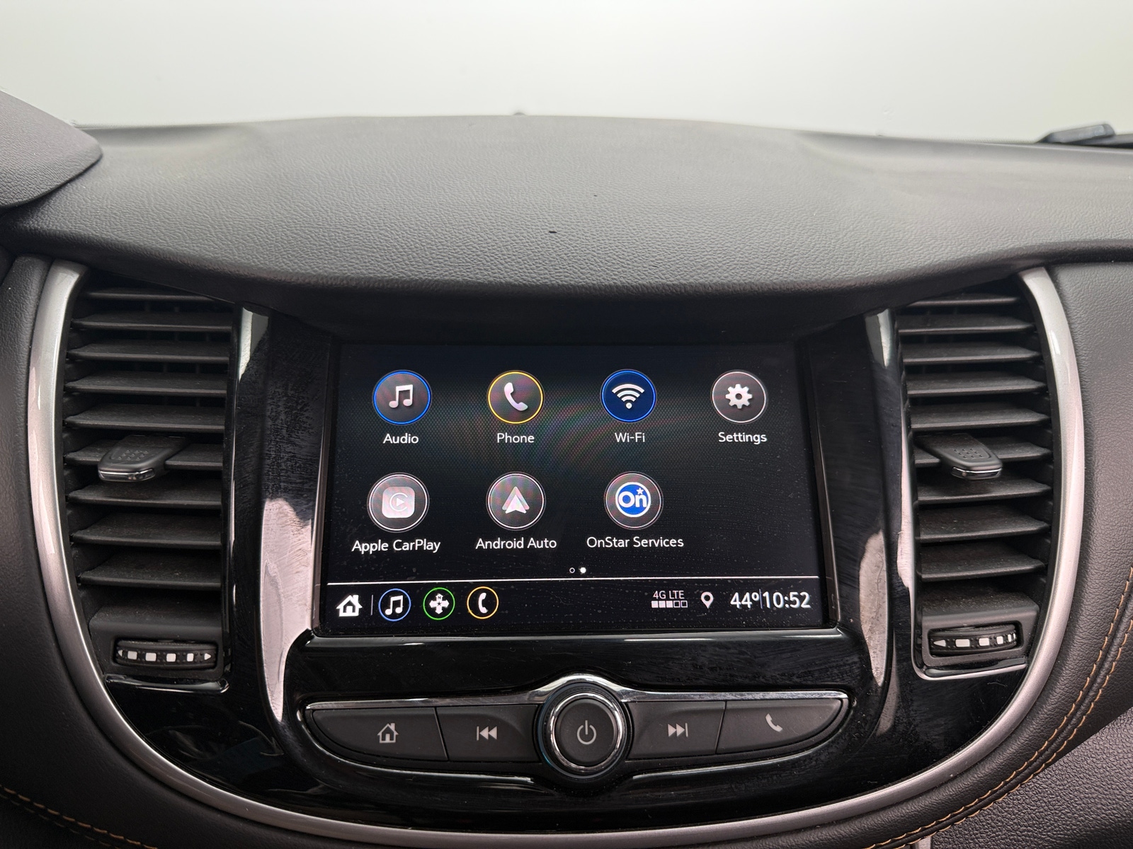 Thumbnail: 2022 Chevrolet Trax - 3