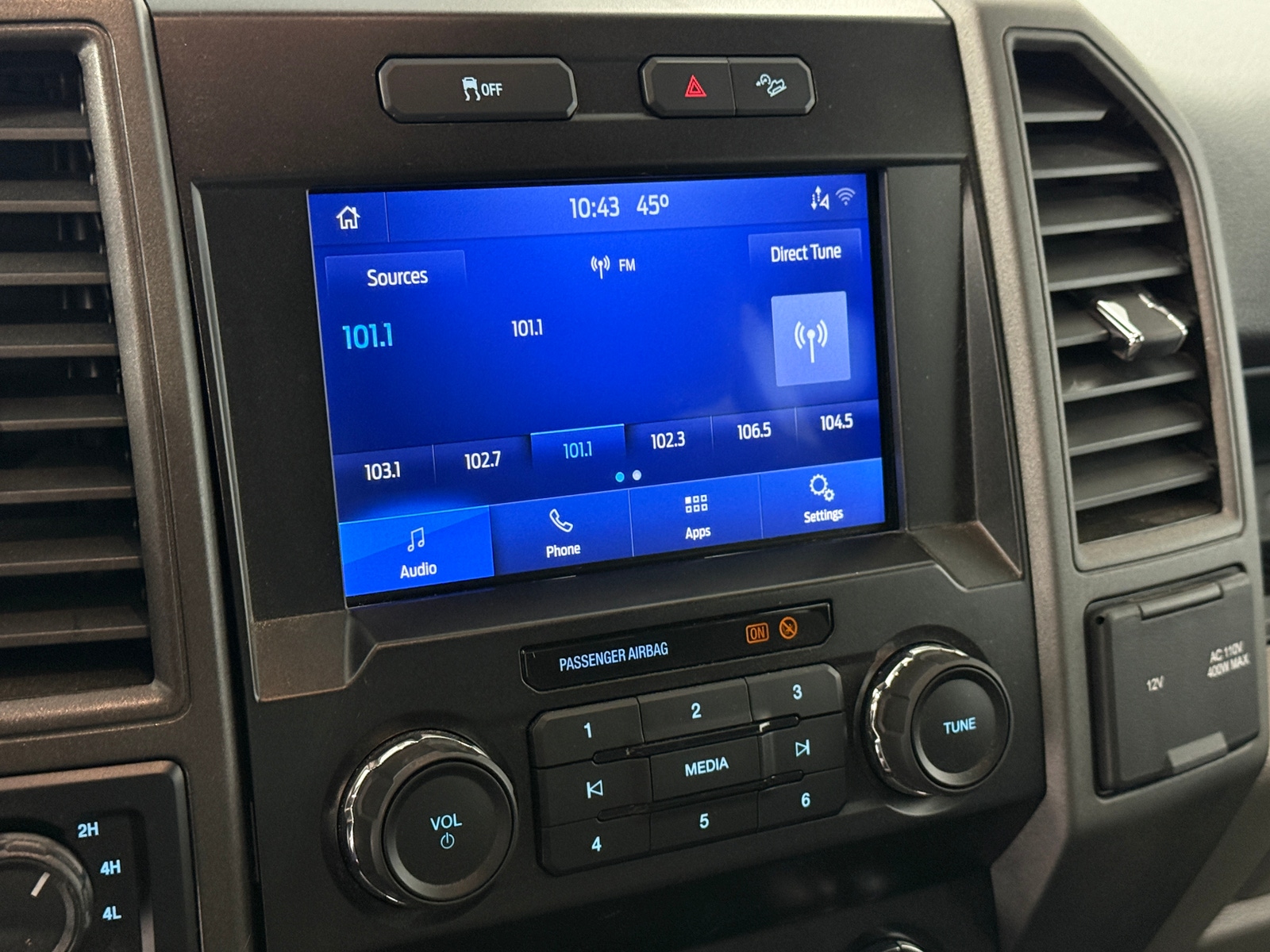 Thumbnail: 2022 Ford Econoline - 4