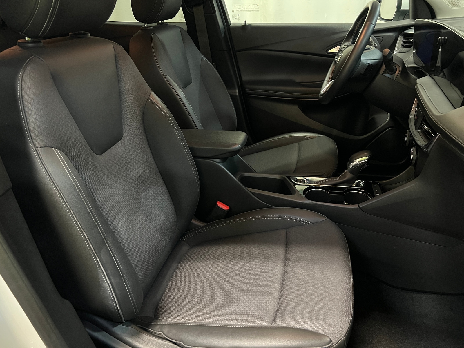 Thumbnail: 2025 Buick Encore GX - 2