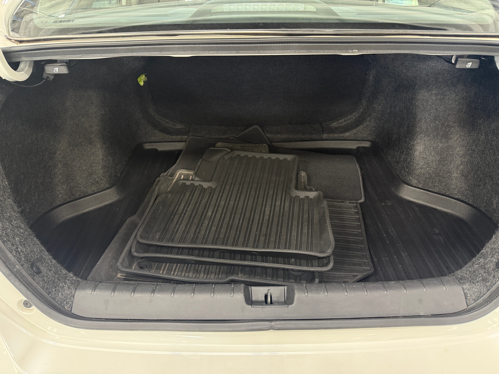 Thumbnail: 2019 Honda Insight - 6