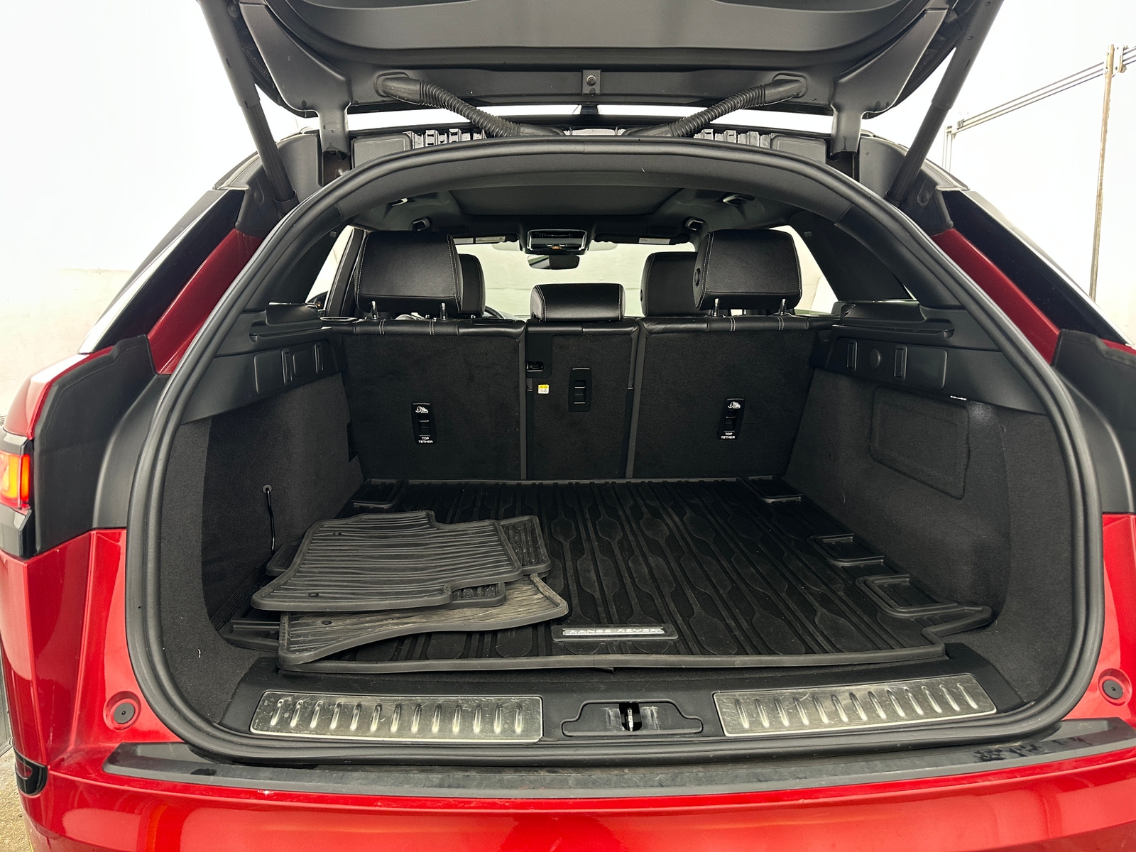 Thumbnail: 2023 Land Rover Range Rover Velar - 6