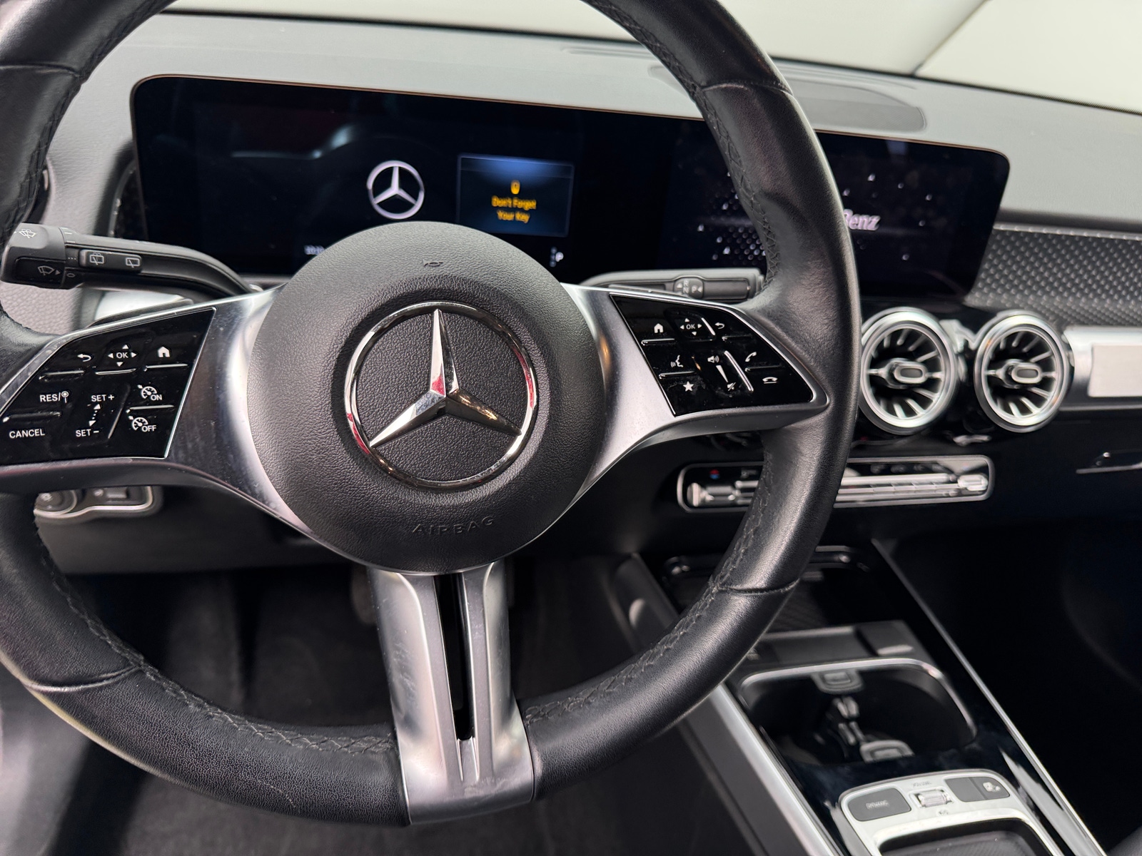 Thumbnail: 2024 Mercedes-Benz GLB - 4