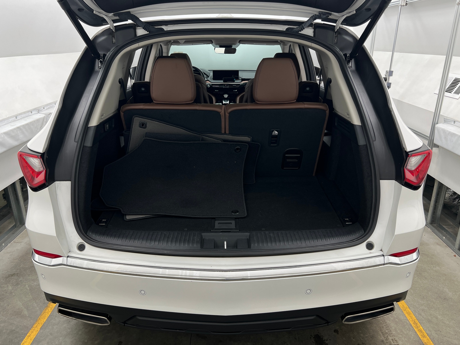 Thumbnail: 2024 Acura MDX - 6