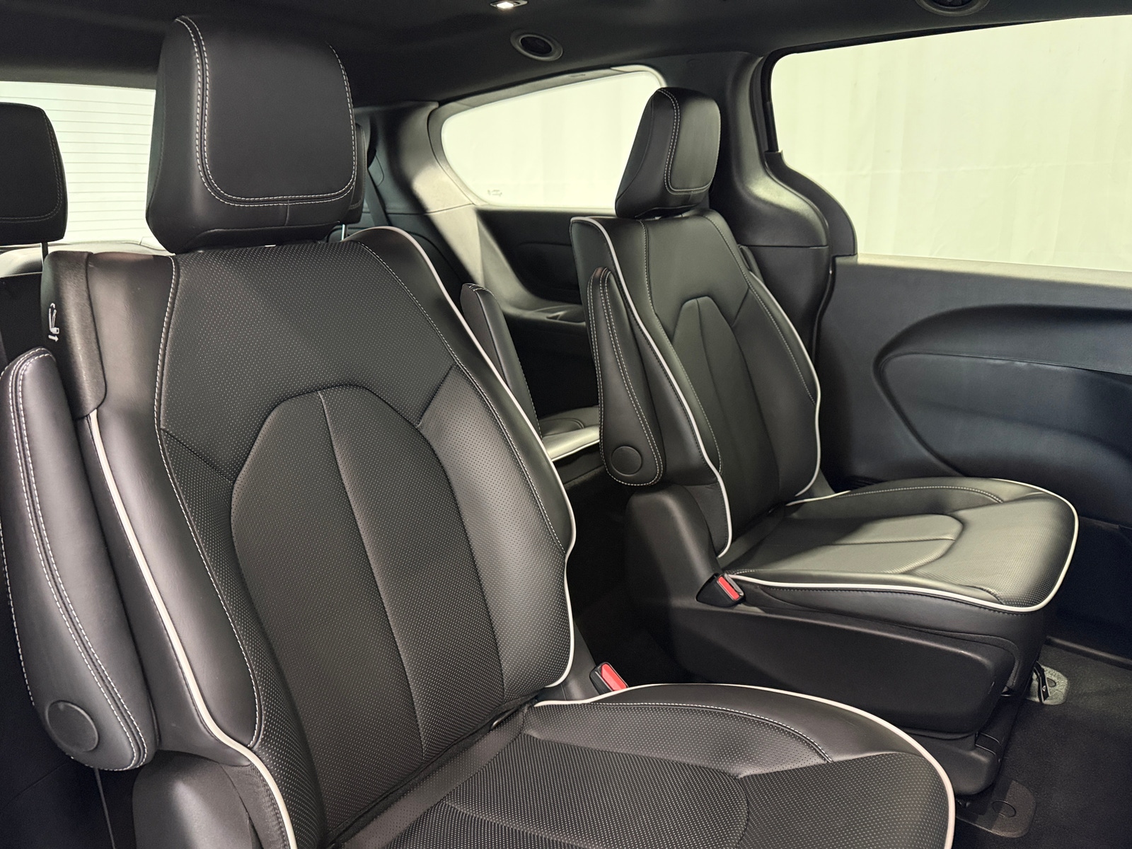 Thumbnail: 2024 Chrysler Pacifica - 5