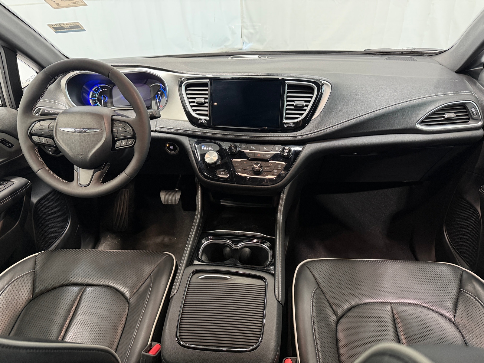 Thumbnail: 2024 Chrysler Pacifica - 2