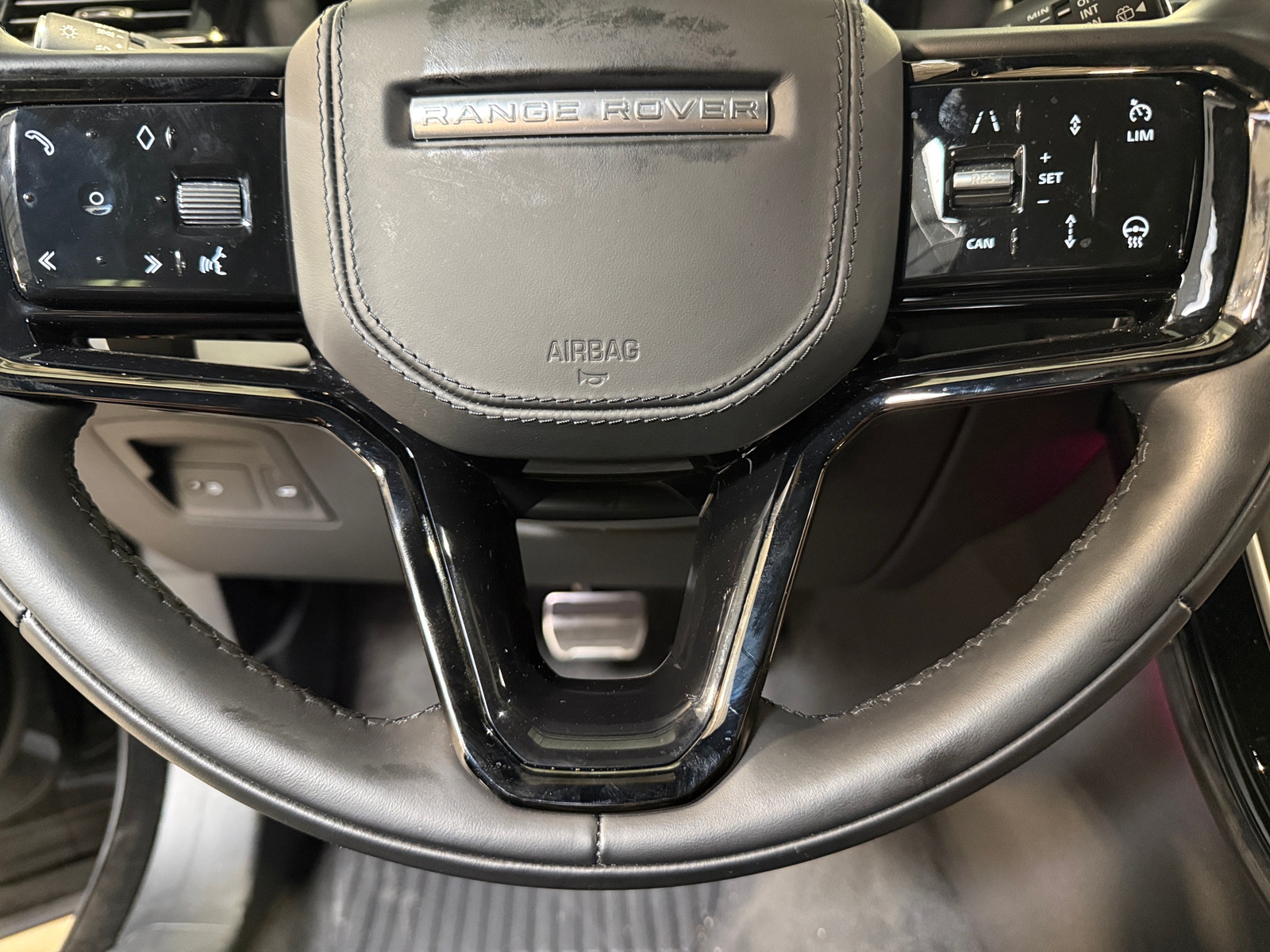 Thumbnail: 2024 Land Rover Range Rover Velar - 4