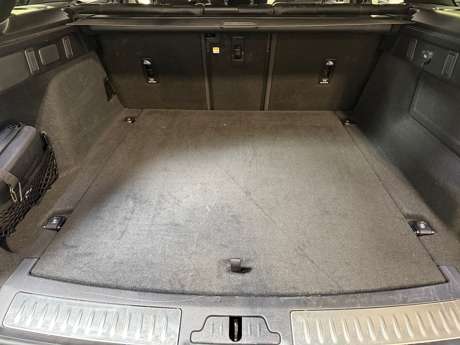 Thumbnail: 2024 Land Rover Range Rover Velar - 6