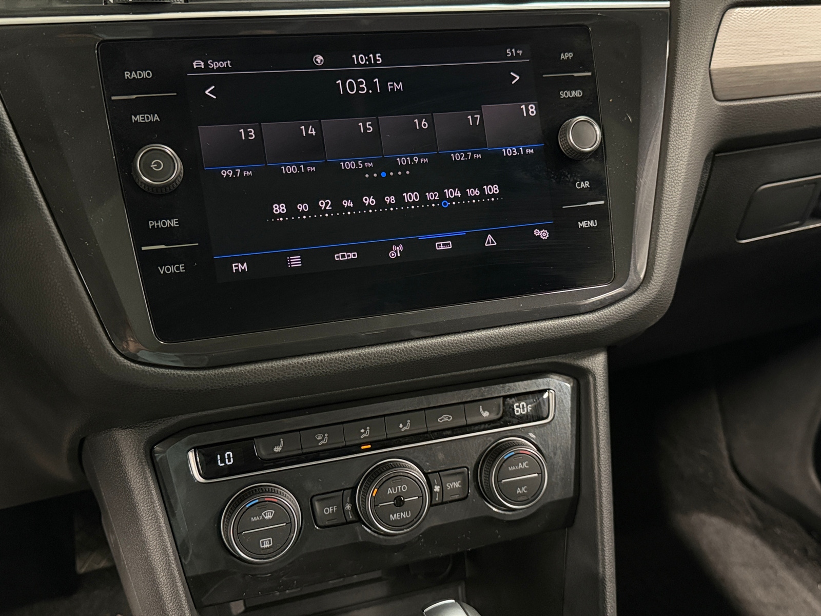 Thumbnail: 2021 Volkswagen Tiguan - 3