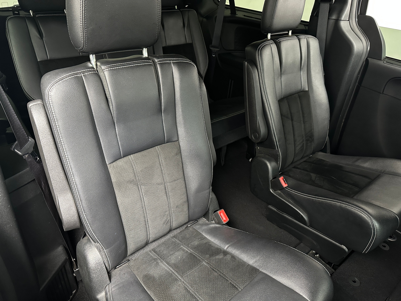 Thumbnail: 2017 Dodge Grand Caravan - 5