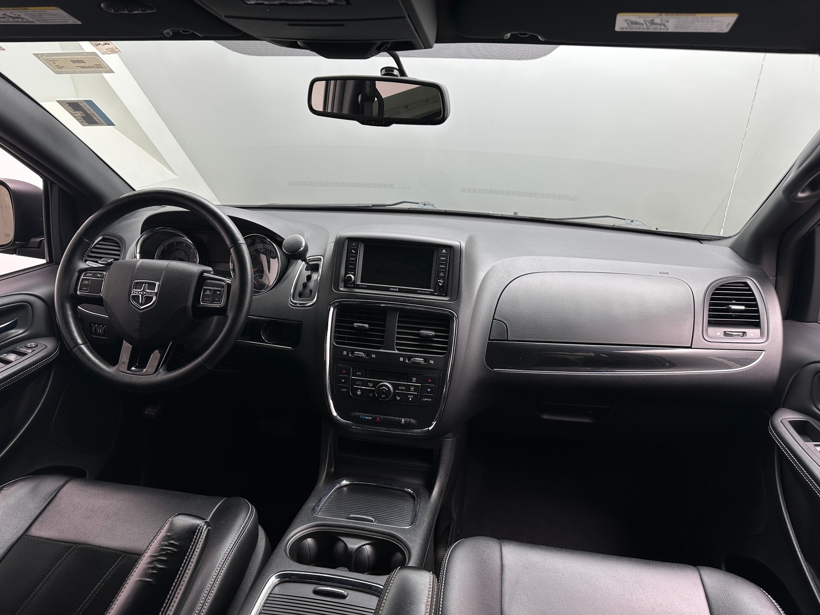 Thumbnail: 2017 Dodge Grand Caravan - 2