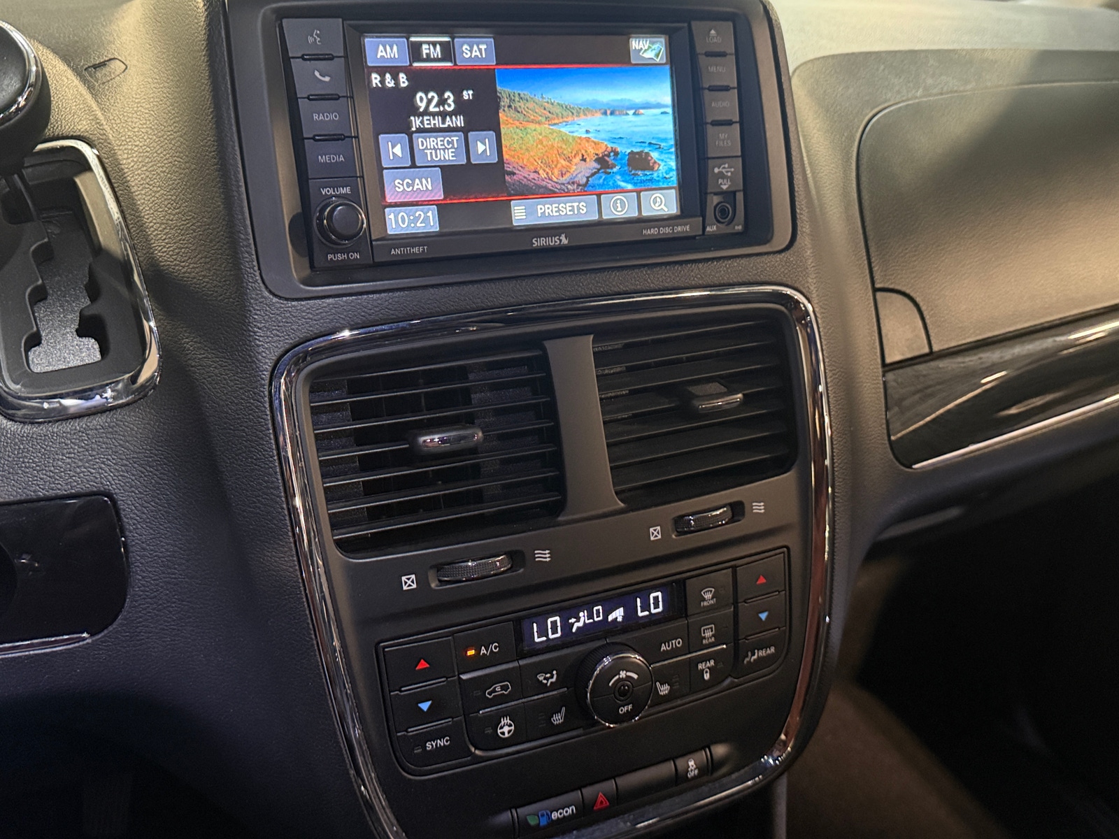 Thumbnail: 2017 Dodge Grand Caravan - 3