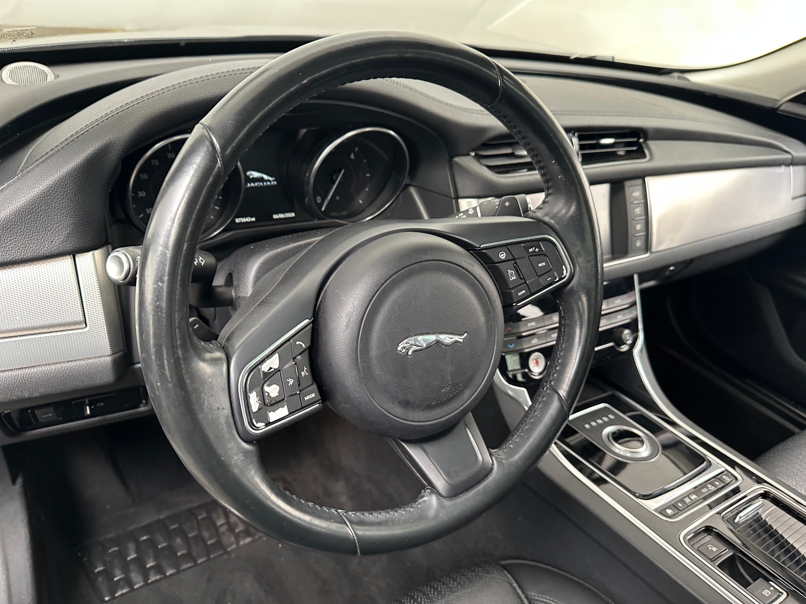 Thumbnail: 2017 Jaguar XF - 4