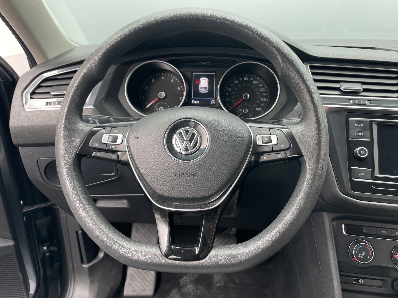 Thumbnail: 2018 Volkswagen Tiguan - 5