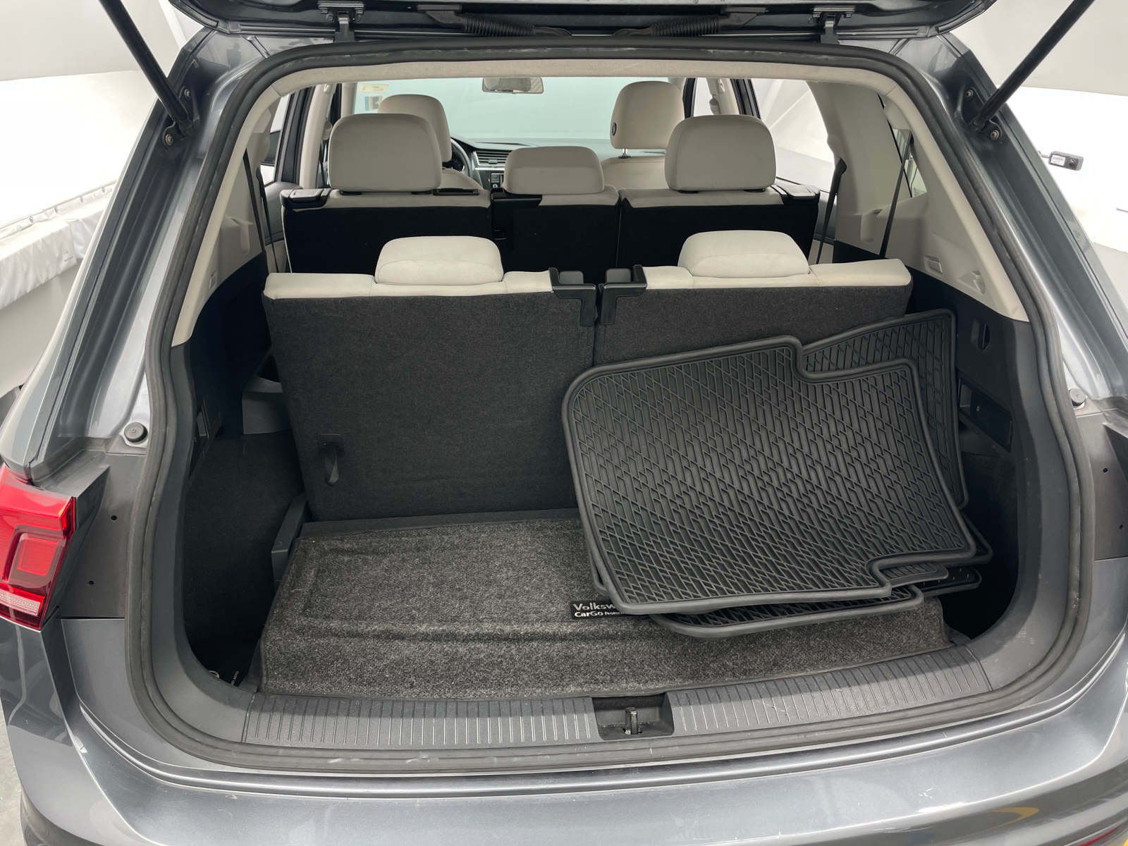 Thumbnail: 2018 Volkswagen Tiguan - 7