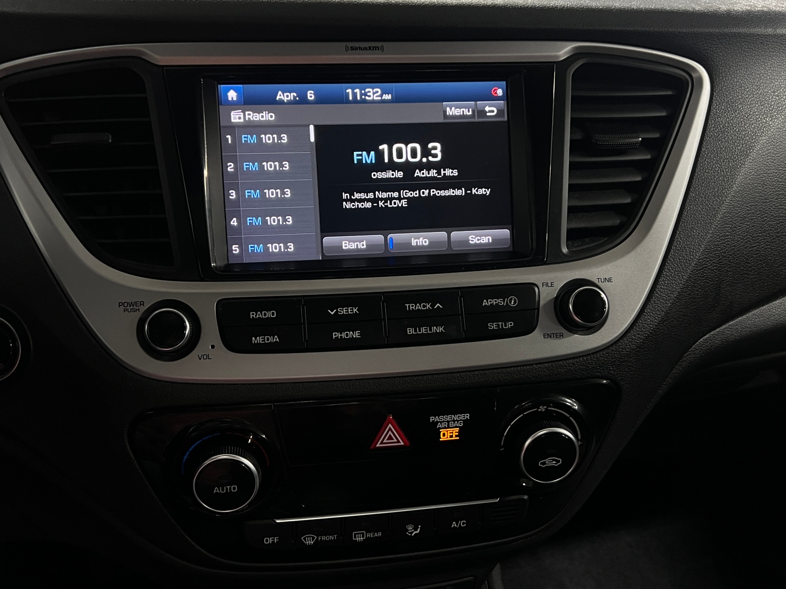 Thumbnail: 2022 Hyundai Accent - 4