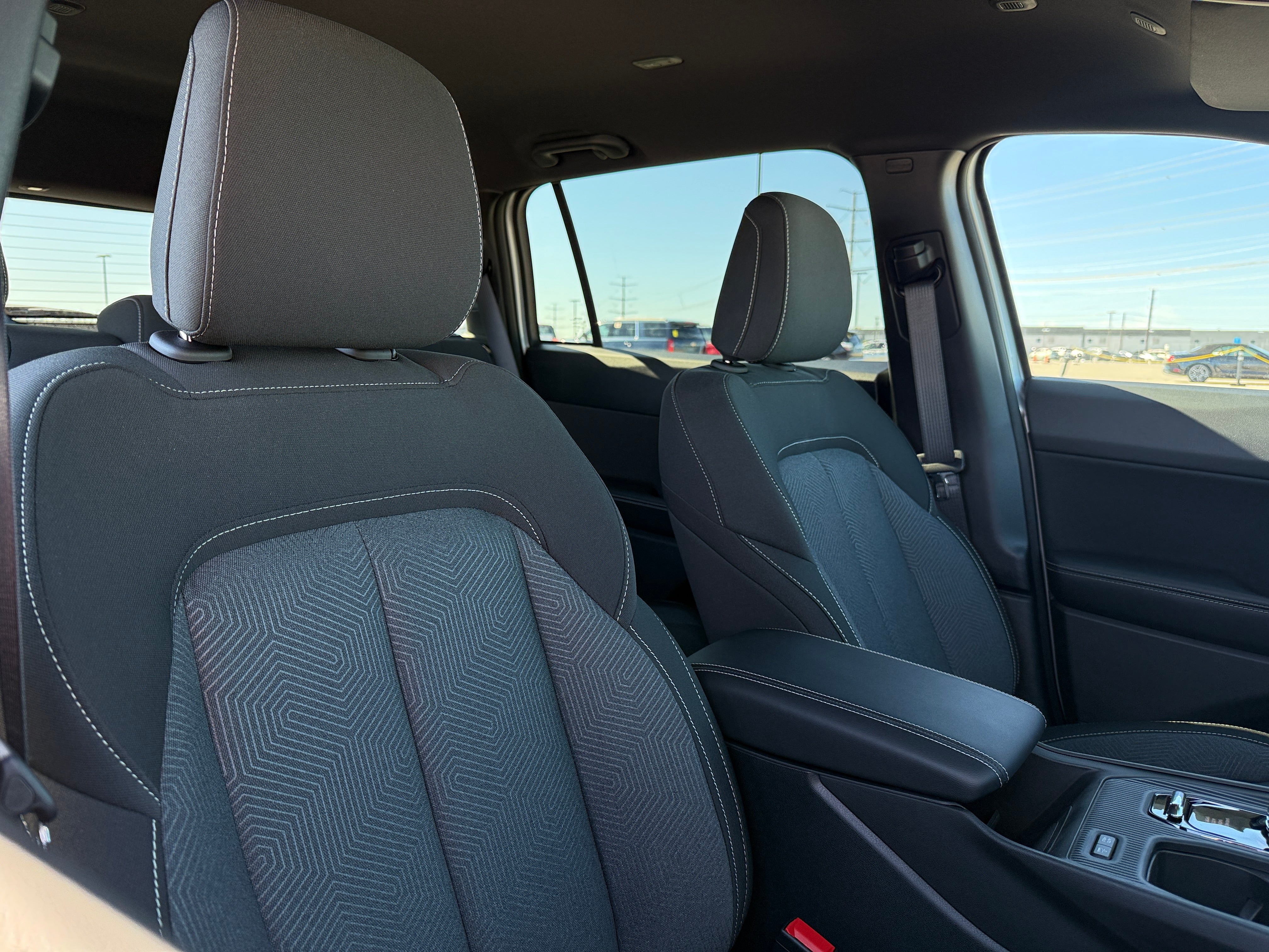 2026 Jeep Cherokee Laredo - Photo 2
