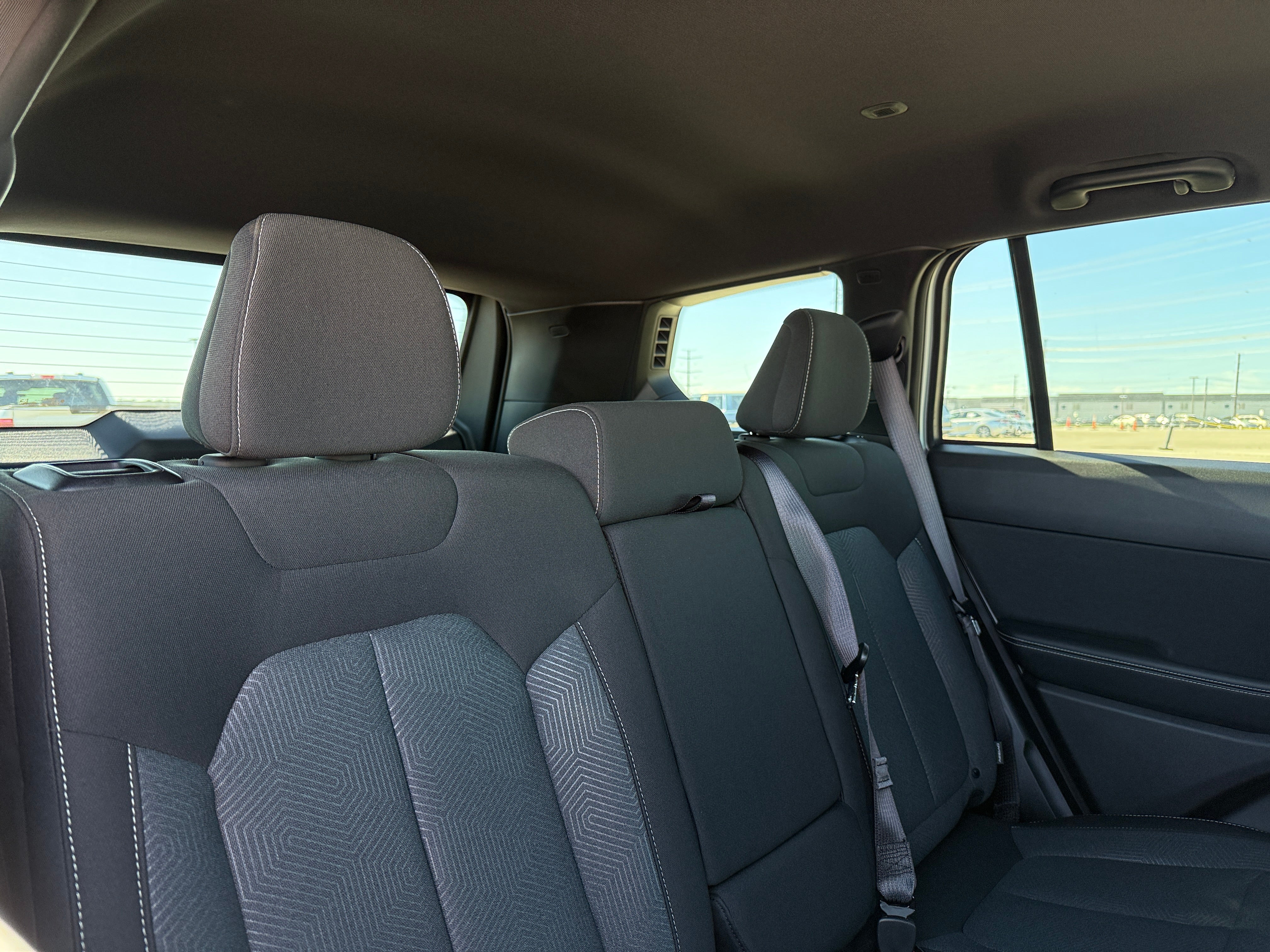 2026 Jeep Cherokee Laredo - Photo 3