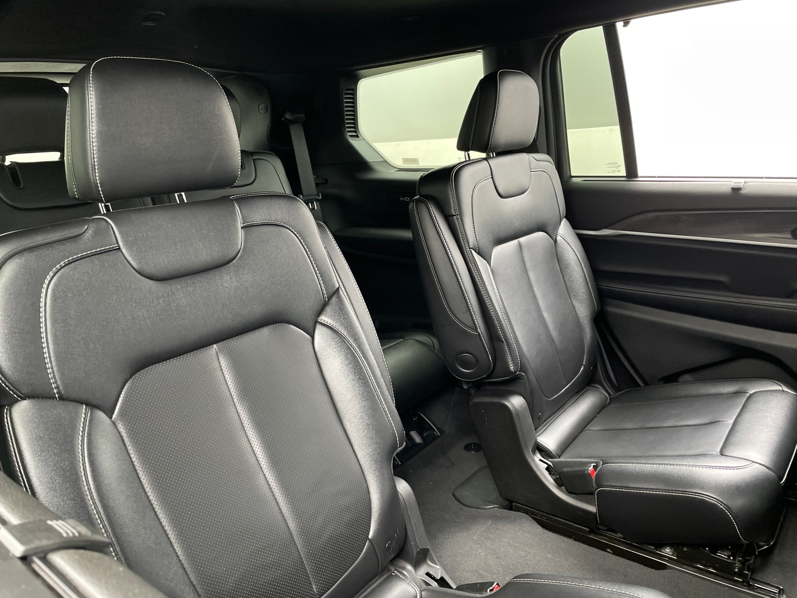 Thumbnail: 2024 Jeep Grand Cherokee L - 5