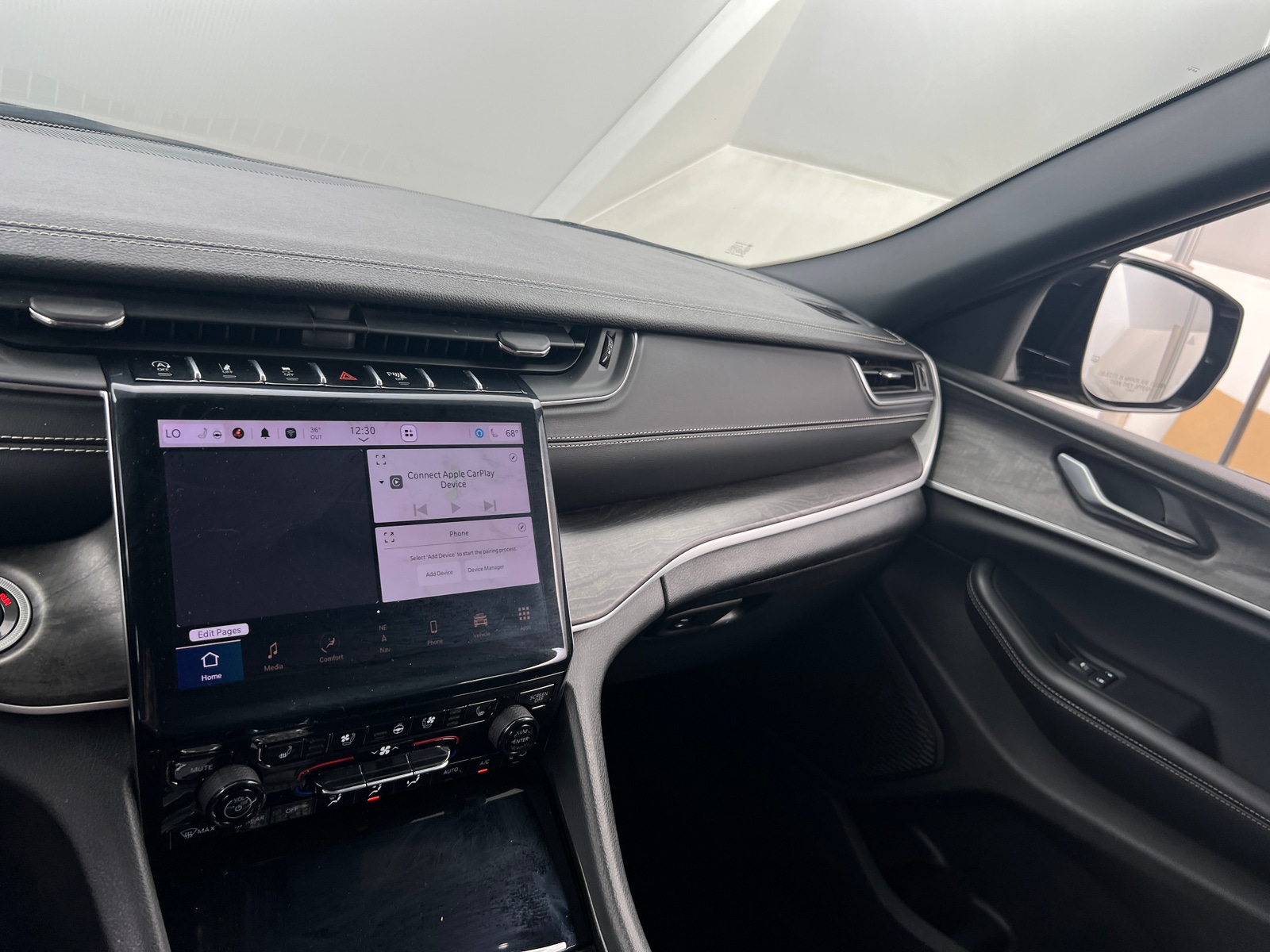 Thumbnail: 2024 Jeep Grand Cherokee L - 3