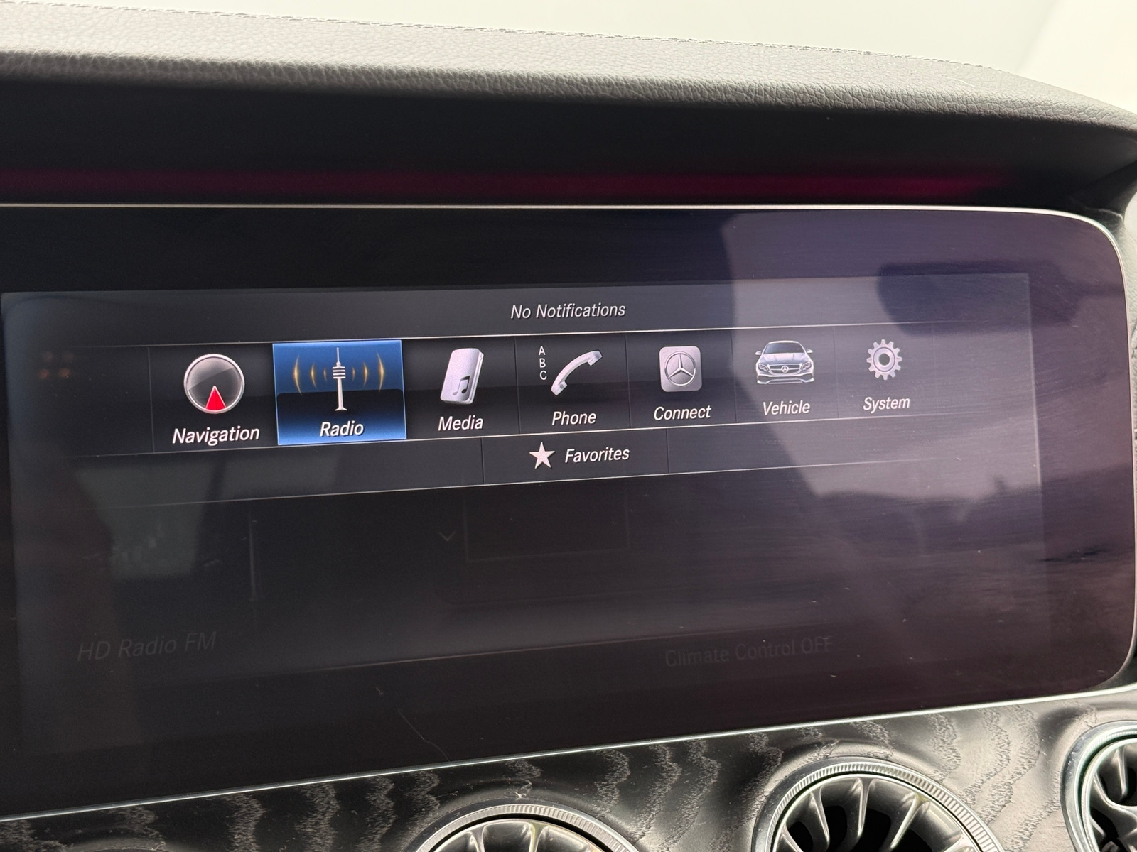 Thumbnail: 2018 Mercedes-Benz E-Class - 3