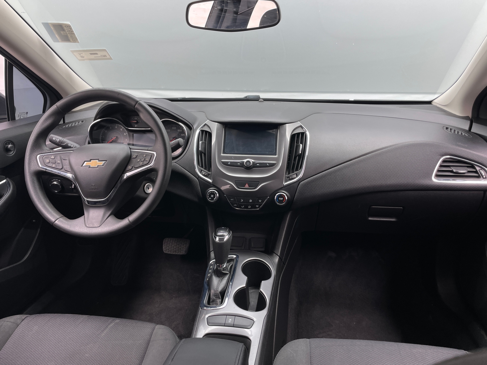 Thumbnail: 2017 Chevrolet Cruze - 3