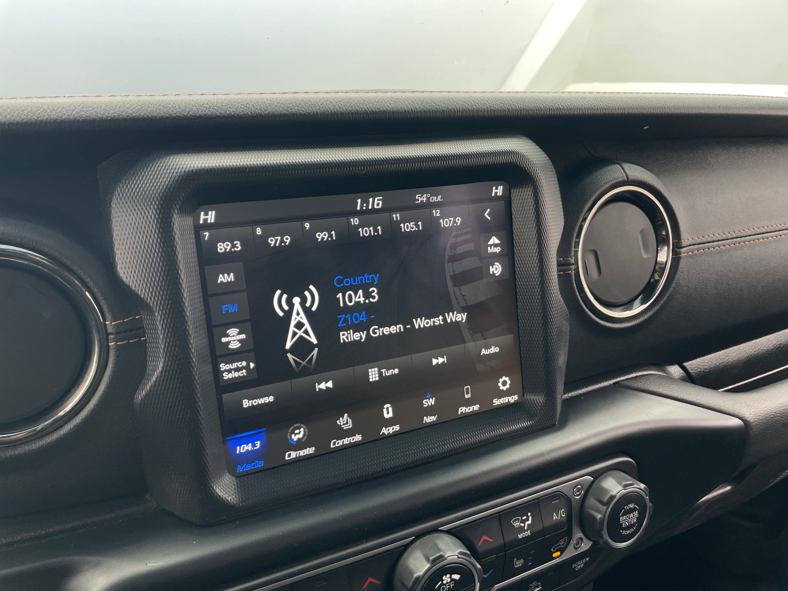 Thumbnail: 2022 Jeep Gladiator - 3