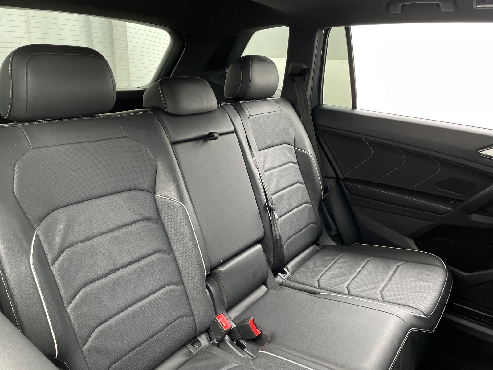 Thumbnail: 2022 Volkswagen Tiguan - 5