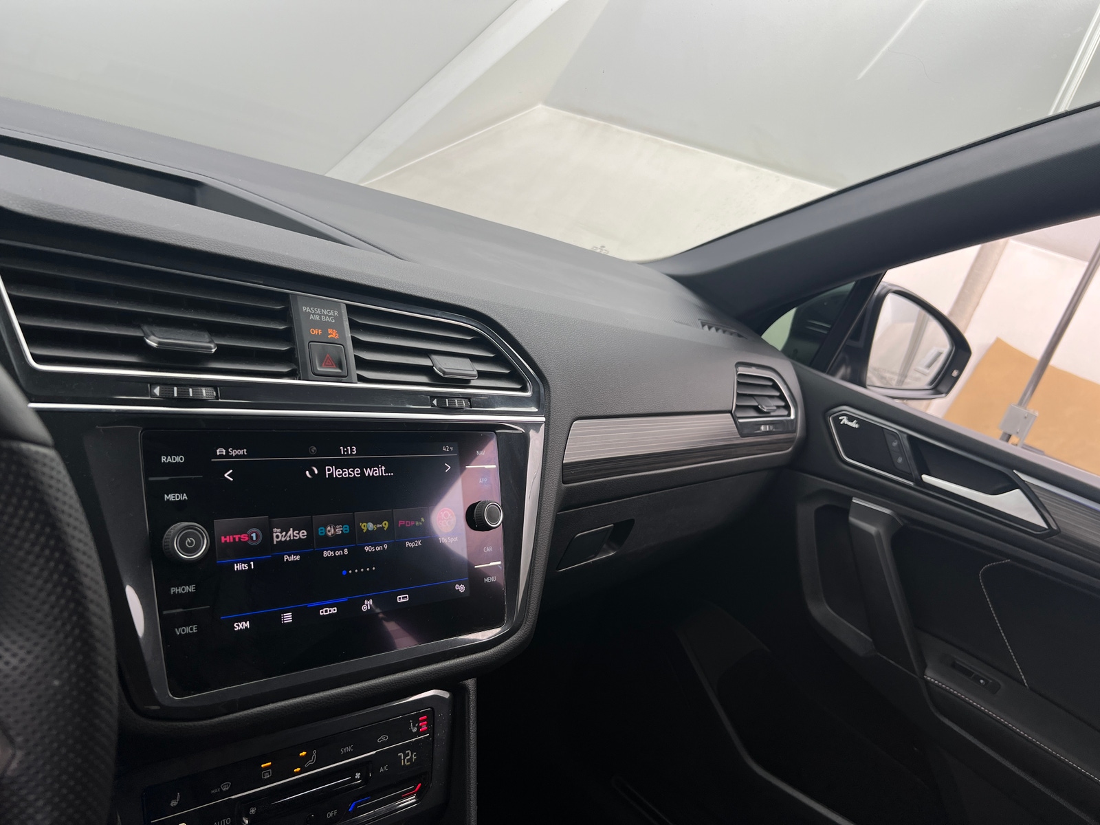 Thumbnail: 2022 Volkswagen Tiguan - 3